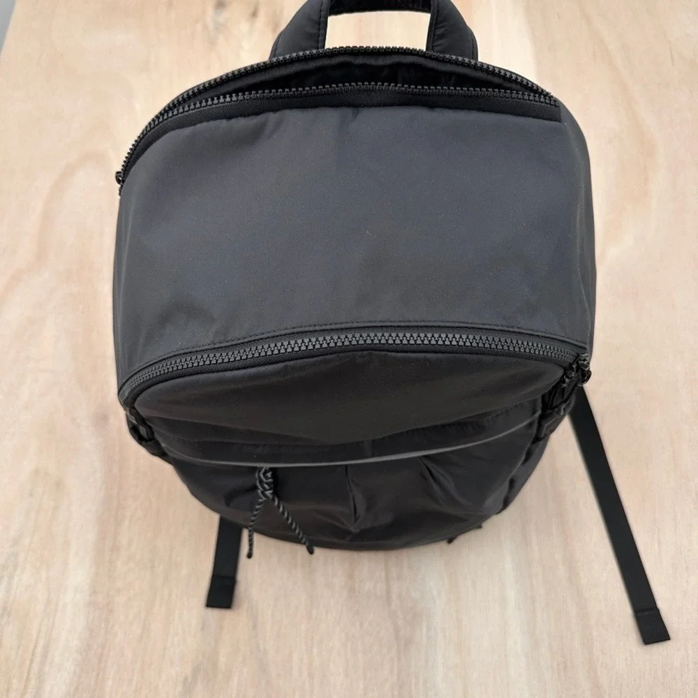 Lululemon Pack It Up Backpack 21L Black Travel Gym Bag Everyday